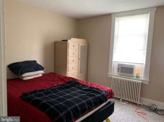 Building Photo - 5 E John St
