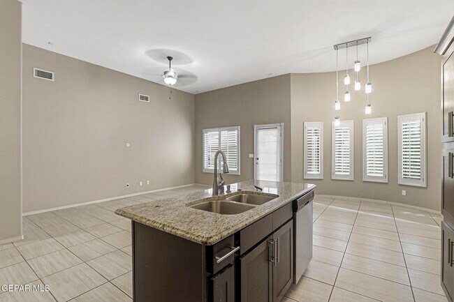 Building Photo - 14949 Jerry Armstrong Ct