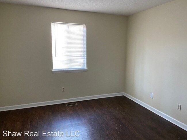 Building Photo - 107 Lullwater Dr