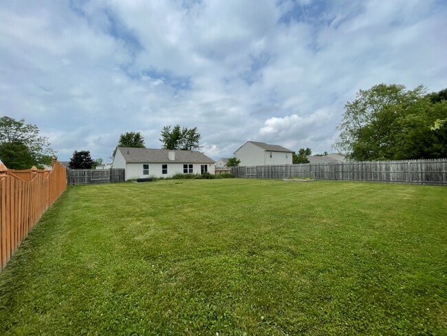 Building Photo - 4525 Golden Hinde Way