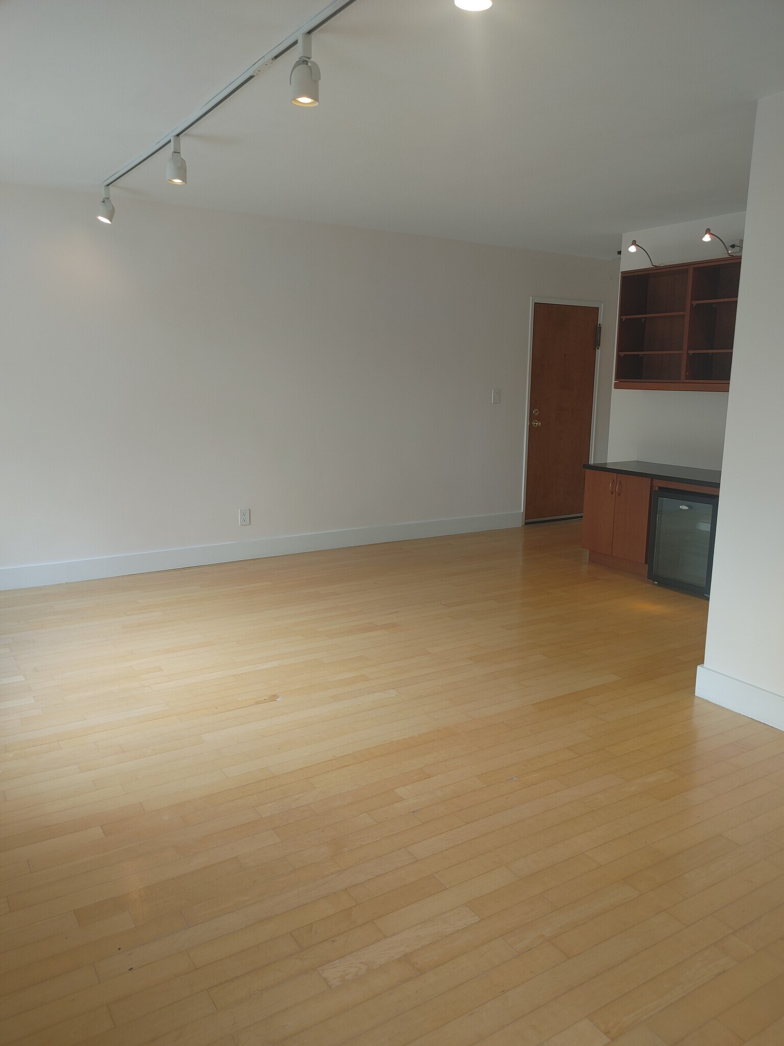 Living area - 1301 N Ode St