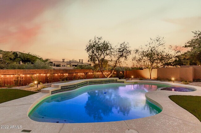 Building Photo - 13761 E Lupine Ave