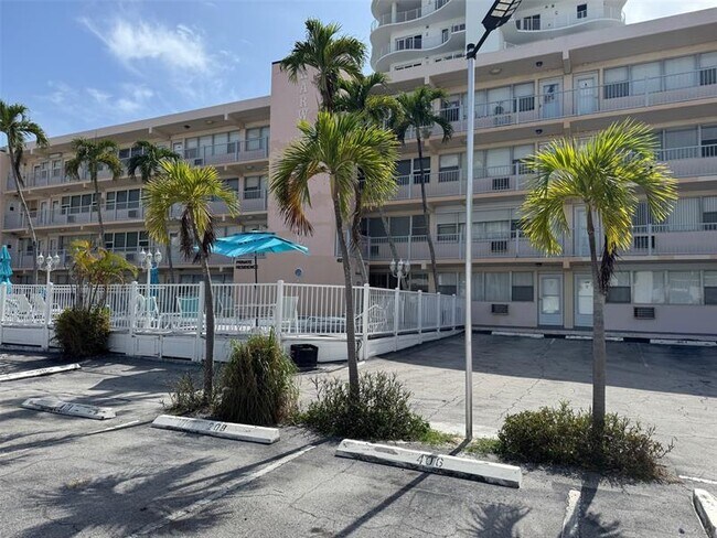 Primary Photo - 625 Antioch Ave