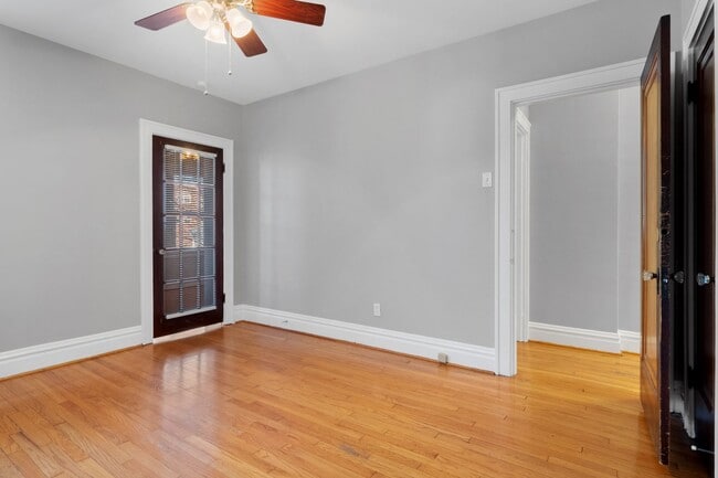 Building Photo - 4955 Tholozan Ave