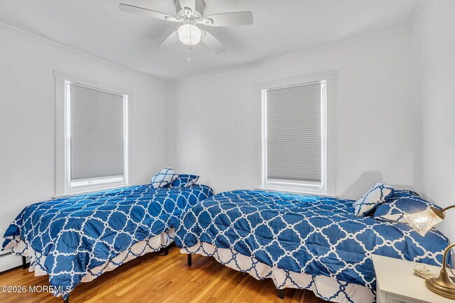 Building Photo - 1227 Bay Ave