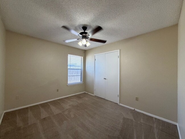 Building Photo - AVAILABLE NOW 3 BEDROOM 2 BATH DUPLEX IN NORTH RICHLAND HILLS