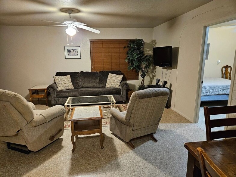 Building Photo - 820 S Yaqui Dr