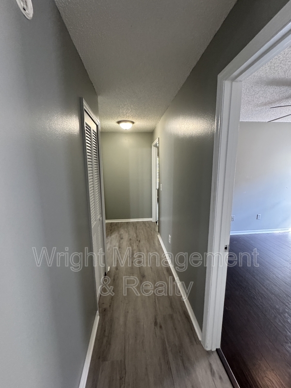 Building Photo - 12034 Stone Crossing Cir