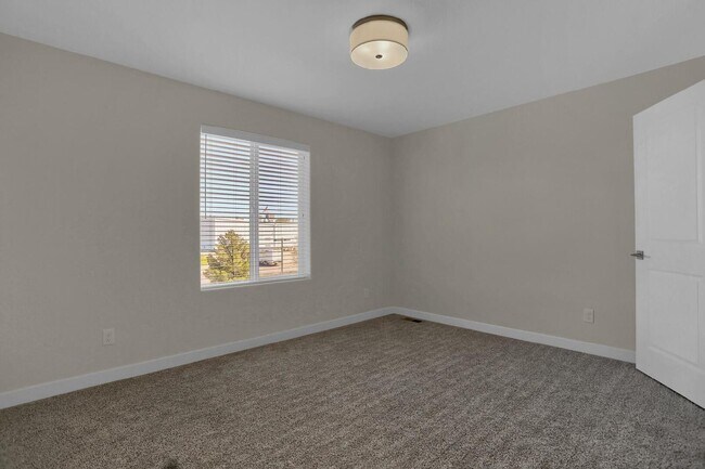 Building Photo - 3792 Venice Grove