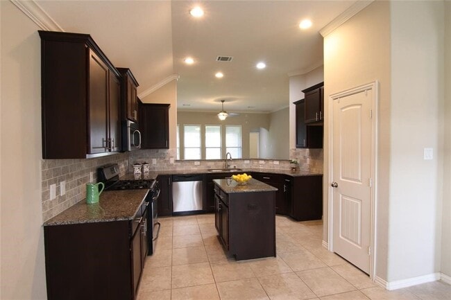 Building Photo - 6719 Rambling Manor Ct