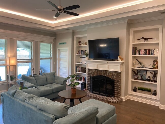 Building Photo - 166 Cullom Dr