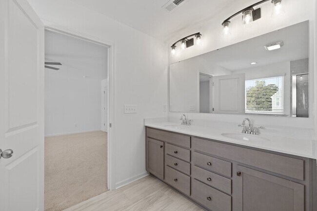 Building Photo - 539 S Lincoln St