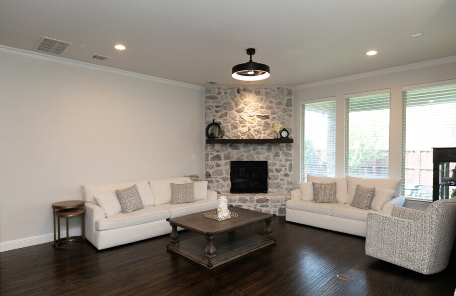 Building Photo - 4637 Seabiscuit St