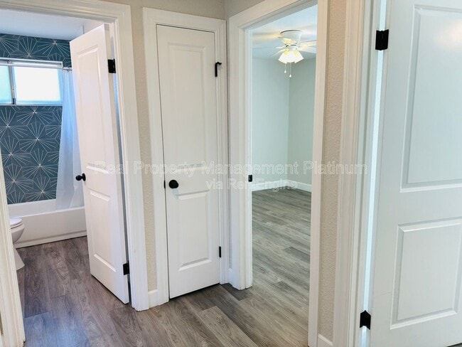 Building Photo - 3095 Anderson Ave