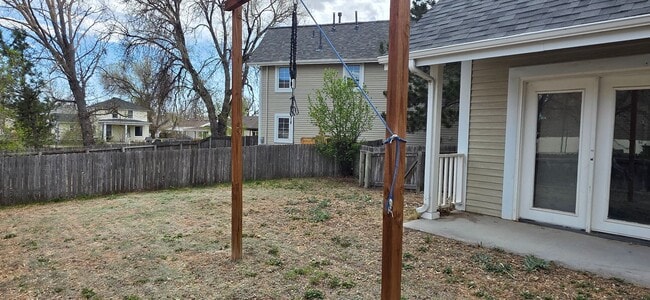 Building Photo - 1011 Hacienda Ct