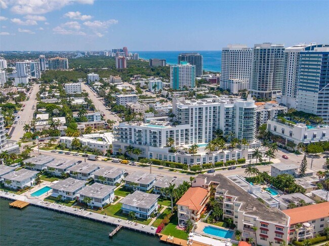 Building Photo - 401 N Birch Rd