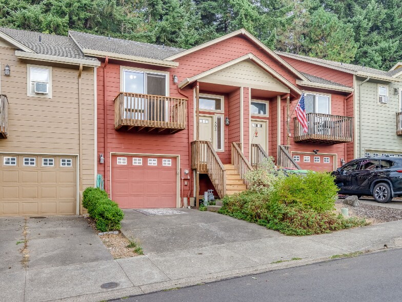 Primary Photo - 503 NW Cypress St