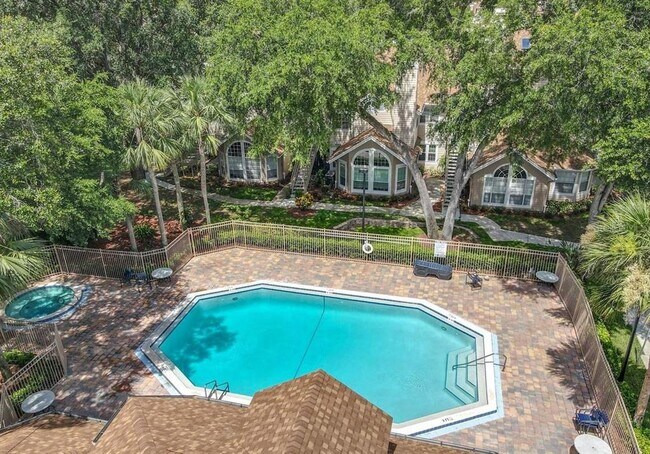 Building Photo - 655 Magic Ct