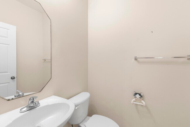 Building Photo - 4535 Thornwood Cir