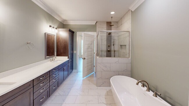 Building Photo - Stylish Veridian Townhome with Main-Level Primary Suite, Large Kitchen Island and Covered Back Patio