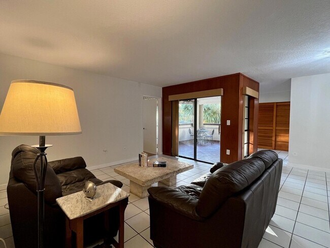 Building Photo - 9030 SW 125th Ave