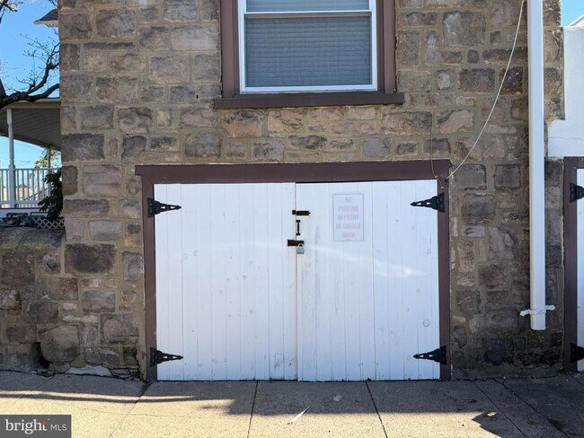 Building Photo - 124 W Butler Pike