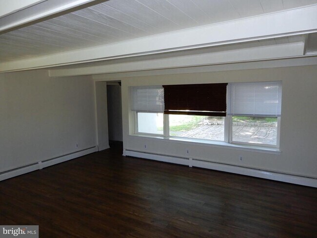 Building Photo - 691 Stoneyford Rd
