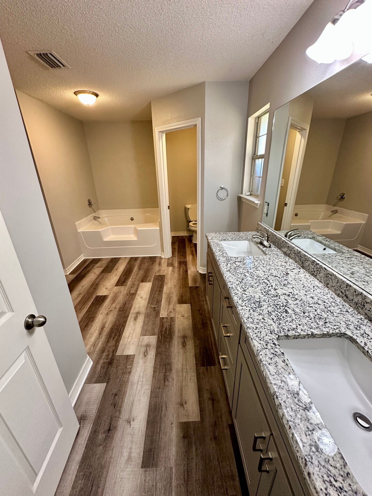 Building Photo - 11699 Madrone Ln