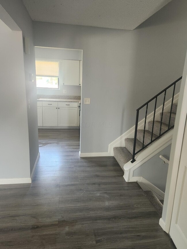 Building Photo - 822 Ronson Ave