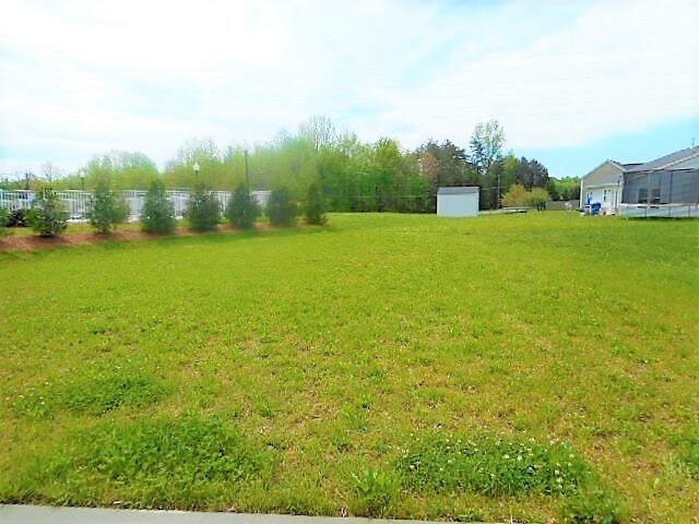 Building Photo - 102 Graphite Dr