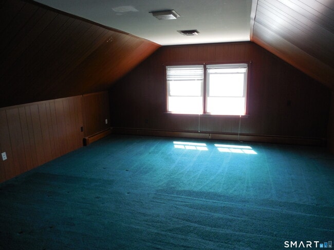 Building Photo - 16 Shorelands Dr