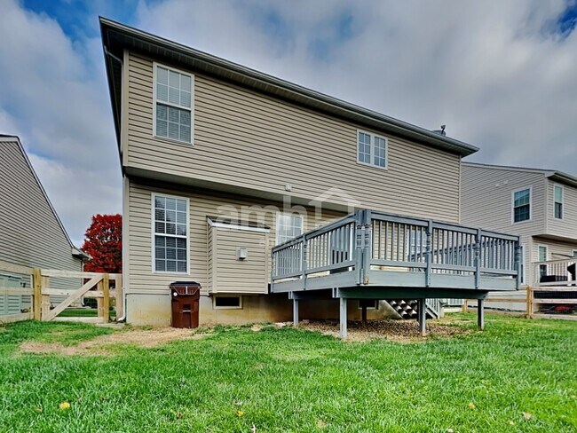 Building Photo - 233 Bannock Dr