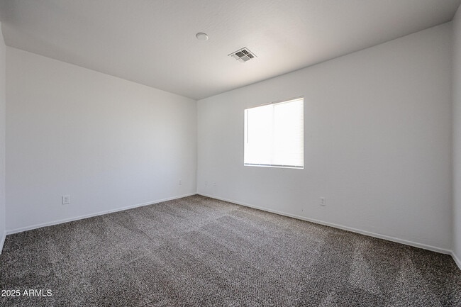 Building Photo - 5318 W Shumway Farm Rd