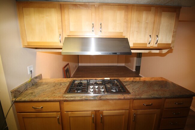 Building Photo - 7932 E Rosewood St