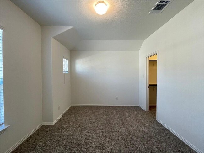 Building Photo - 205 Baralo St
