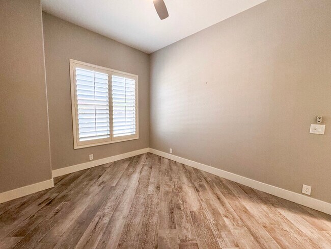 Building Photo - 3Bed/2.5 Ba House in Gated Community in No...