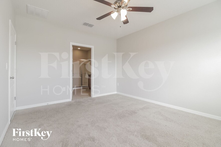 Building Photo - 325 Aberdeen Dr