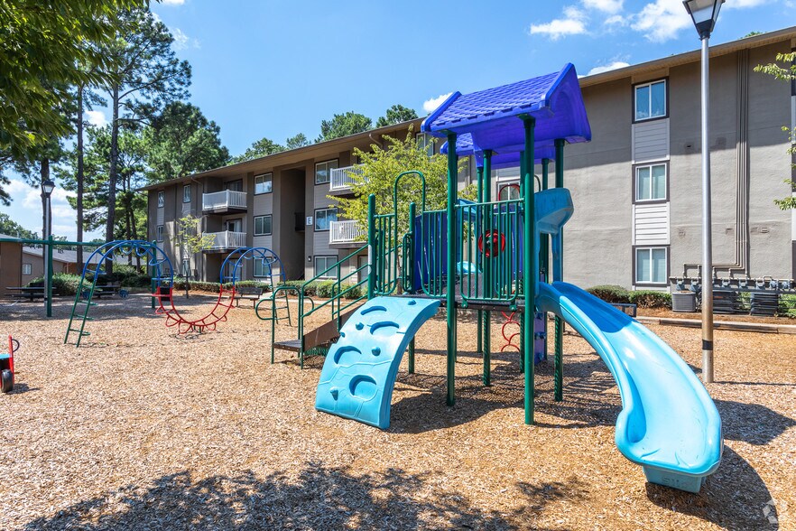 Tot Lot - Mirador at Peach Tree