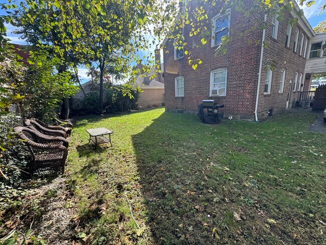 Building Photo - 677 Boston Ave