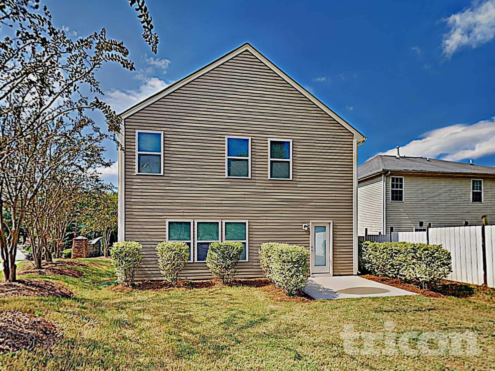 Building Photo - 1195 Thanet St SW