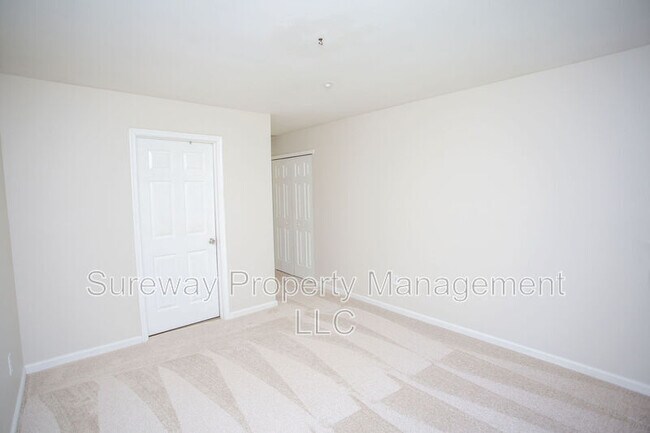Building Photo - 606 Tanglewood Dr