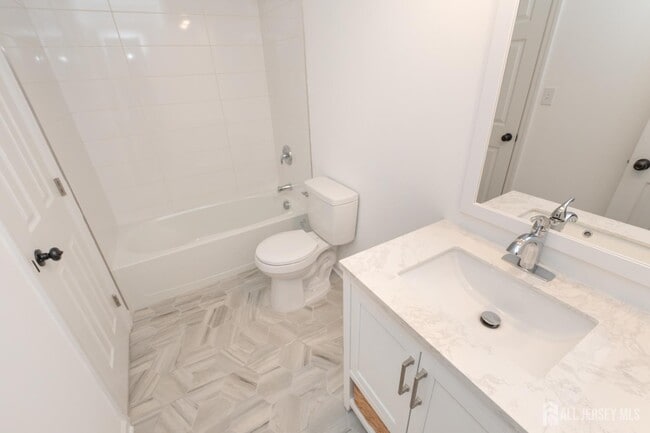 Building Photo - 801 Woodbridge Commons Way