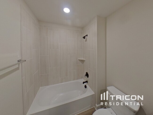 Building Photo - 1207 Bullock Dr