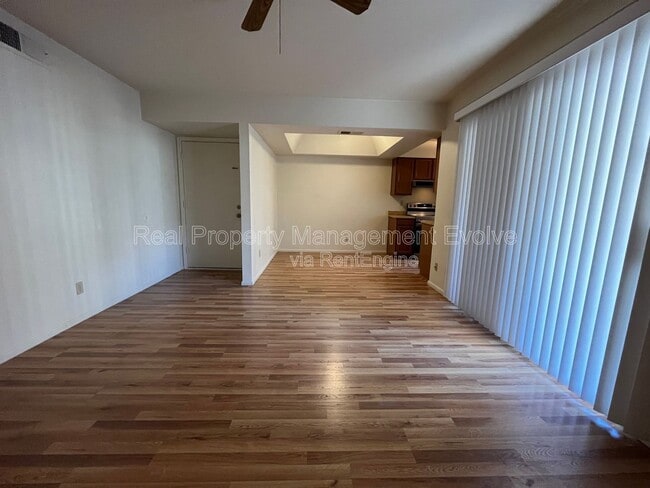 Building Photo - 10610 S 48th St