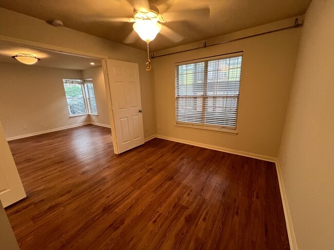 Building Photo - Fantastic Luxury 1-1 in the heart of Allandale