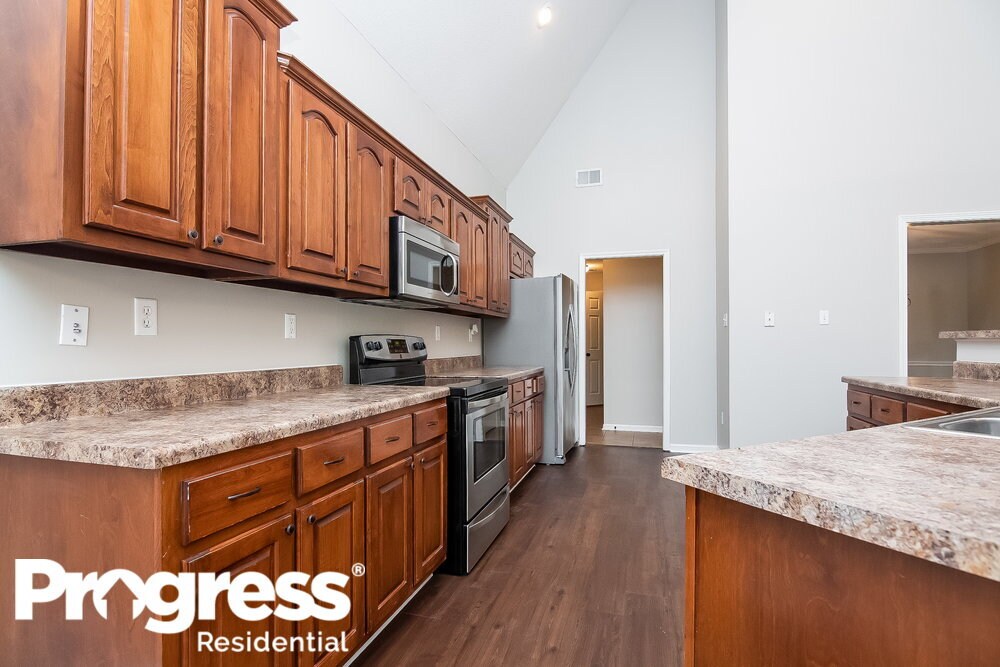 Building Photo - 5695 Kuykendall Dr