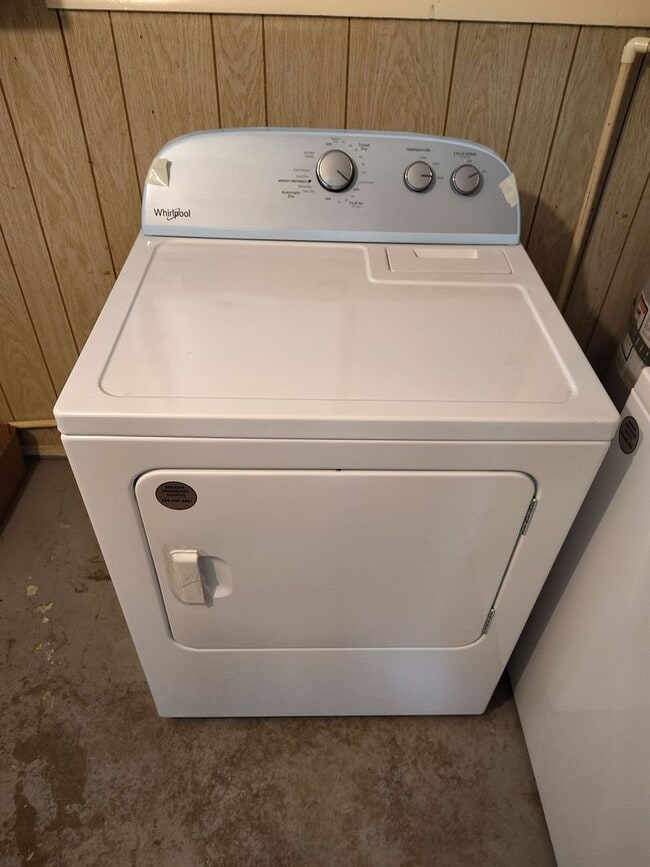 Building Photo - Great 2-bedroom home close to downtown