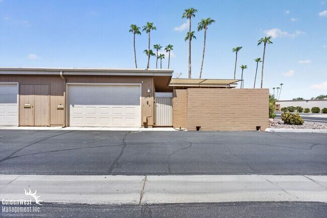 Building Photo - Spacious 2Bdm 2Ba Sun City Home with Vaulted Ceilings, Private Covered Patio & Garage! 55+ Community