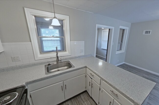 Building Photo - 726 Randle St