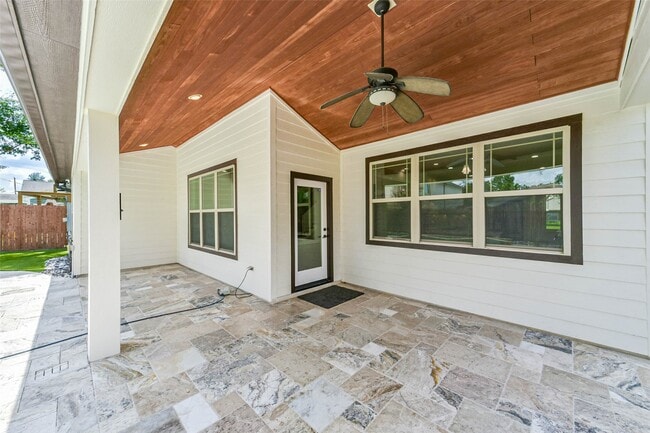 Building Photo - 1317 Chantilly Ln